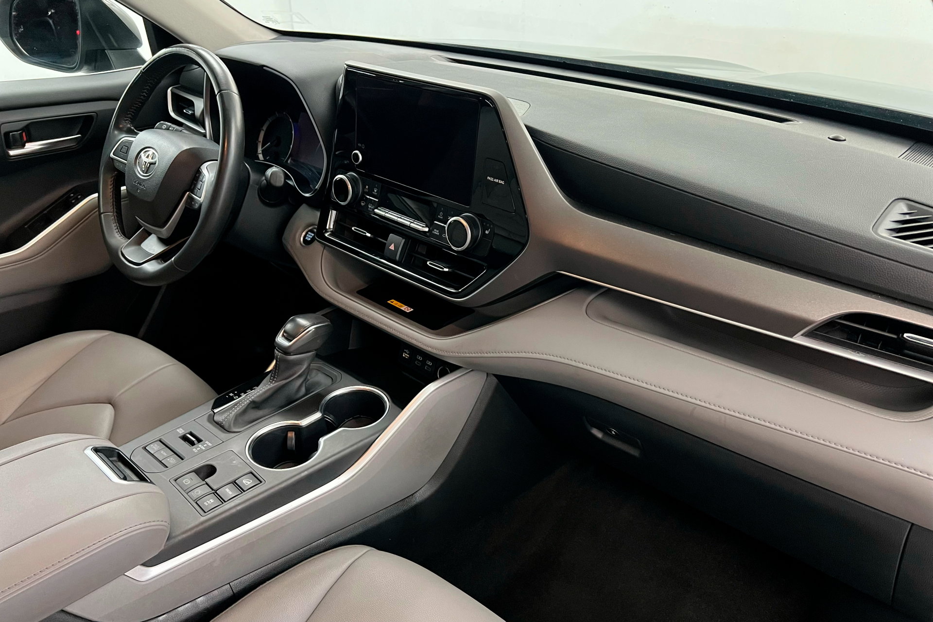 2024 Toyota Highlander XLE photo 25