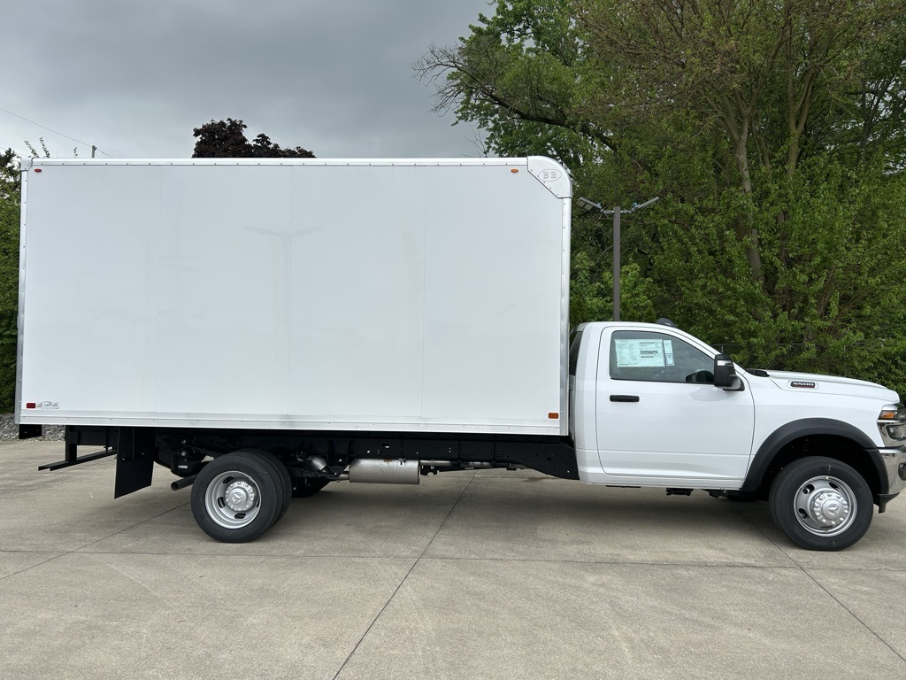 2025 Ram 5500 Tradesman photo 2
