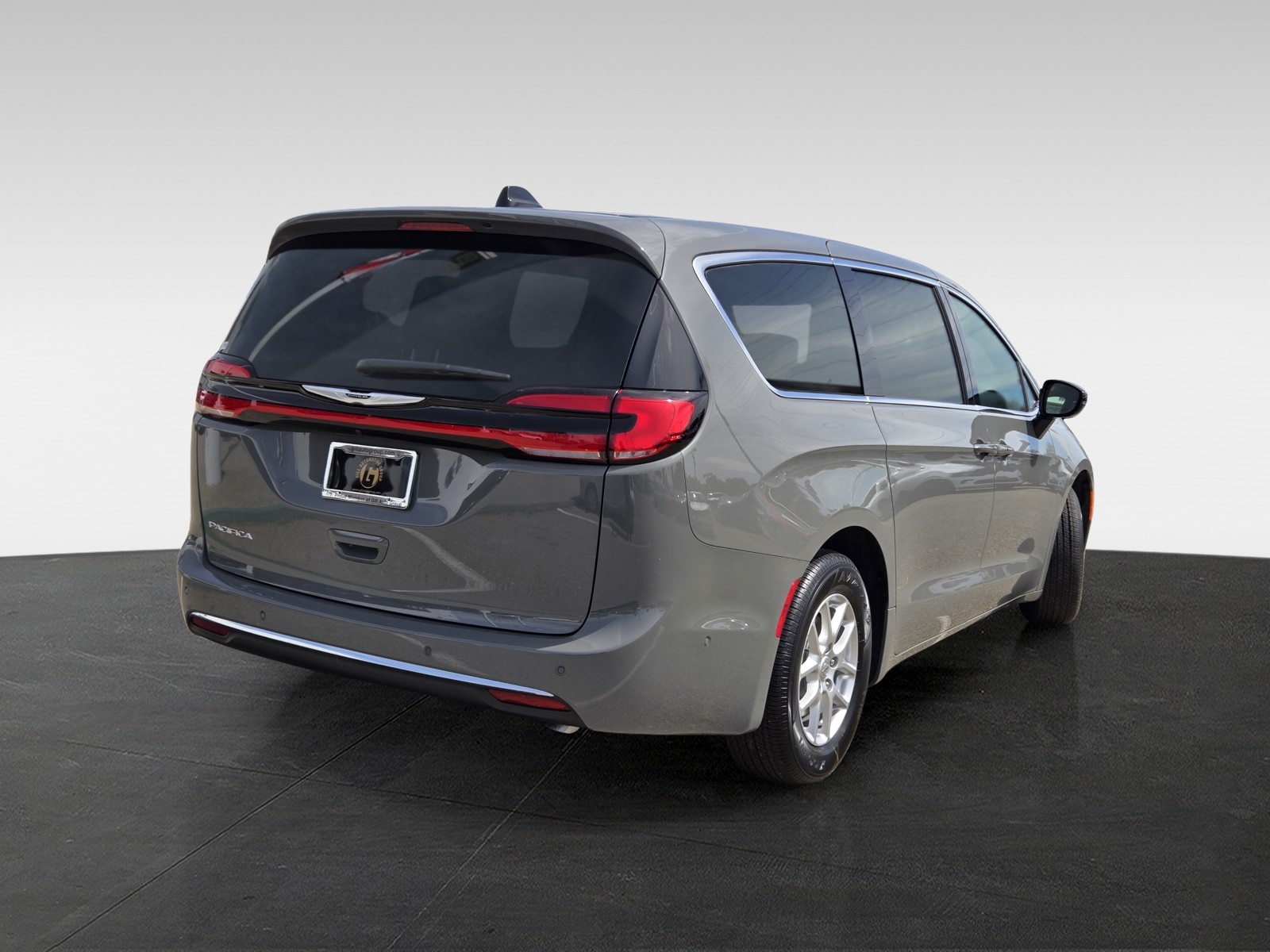 2025 Chrysler Pacifica photo 5