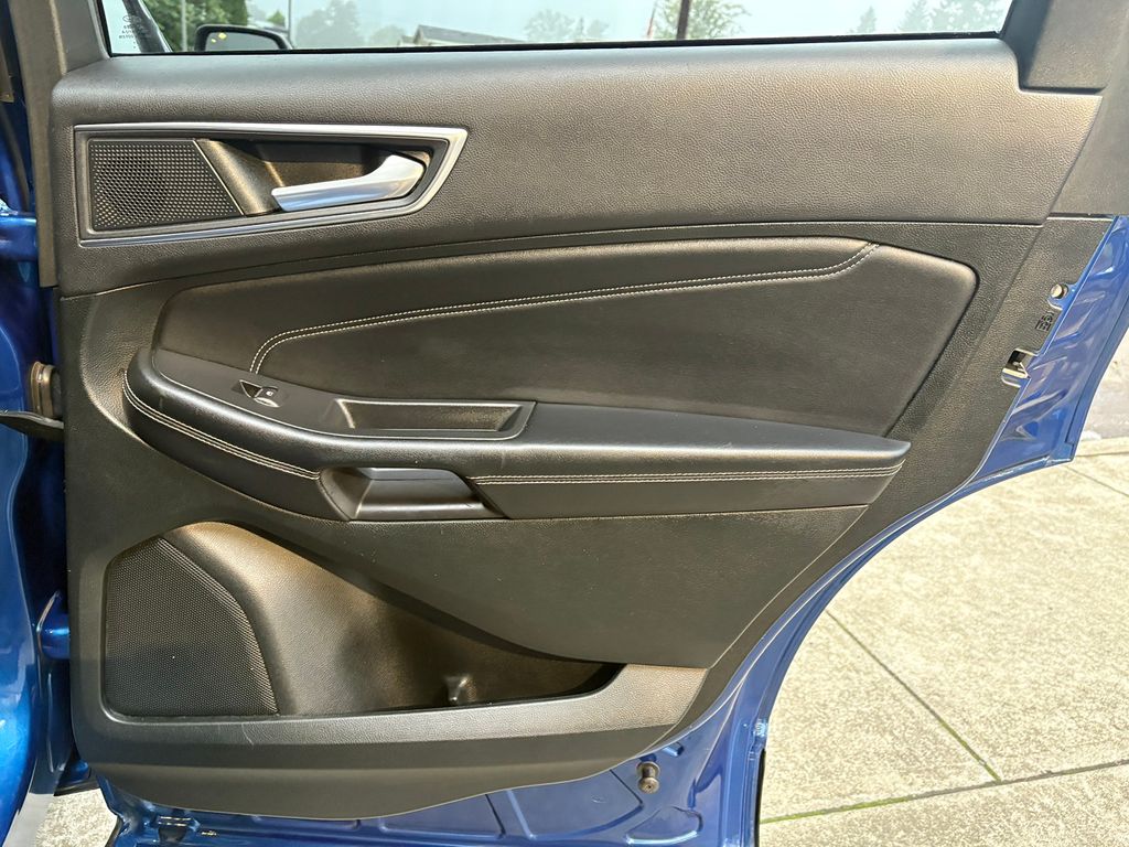 2022 Ford Edge Titanium photo 29