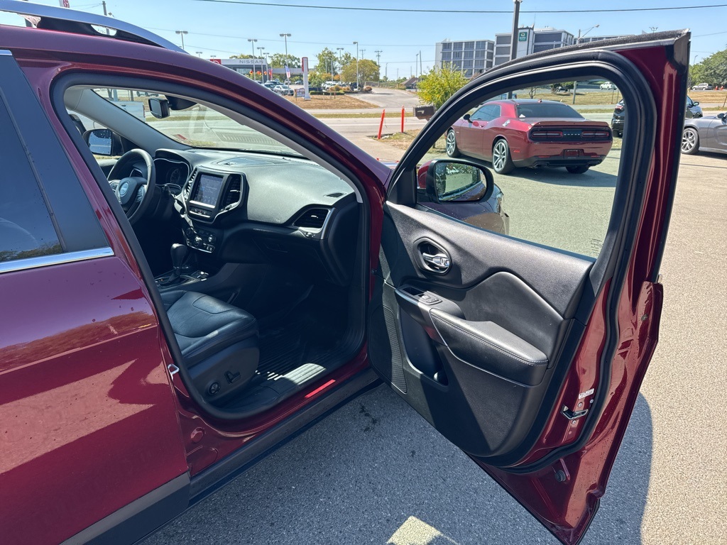 2021 Jeep Cherokee Latitude Lux photo 25