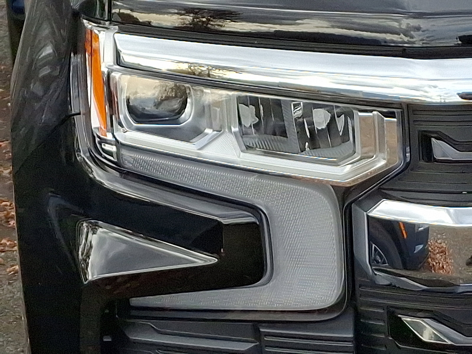 2026 Chevrolet Silverado 1500 LT photo 3