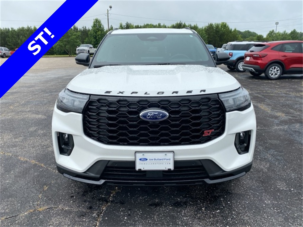 2025 Ford Explorer ST photo 8