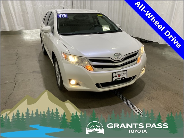 2015 Toyota Venza LE's photo