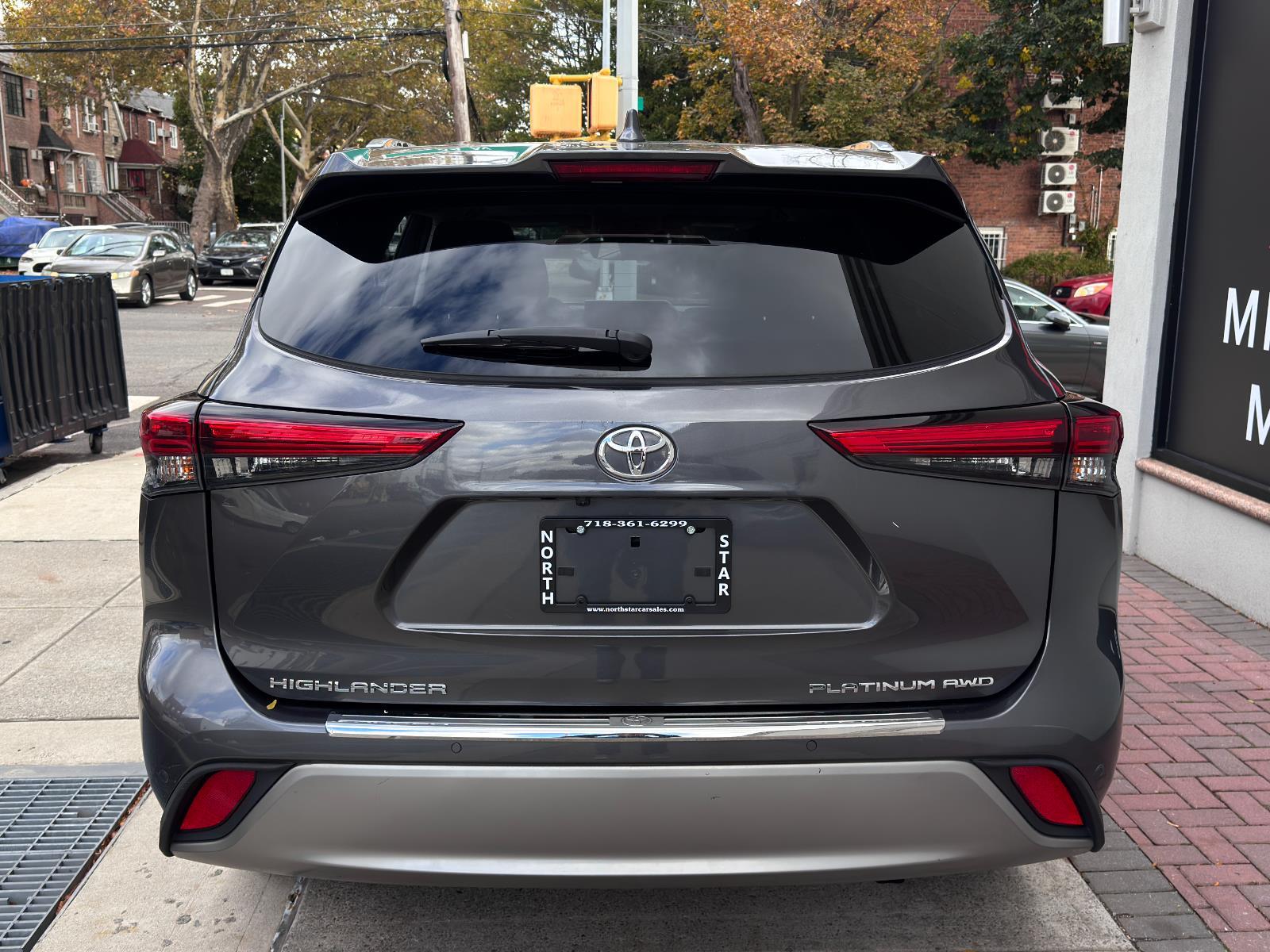 2022 Toyota Highlander Platinum photo 4