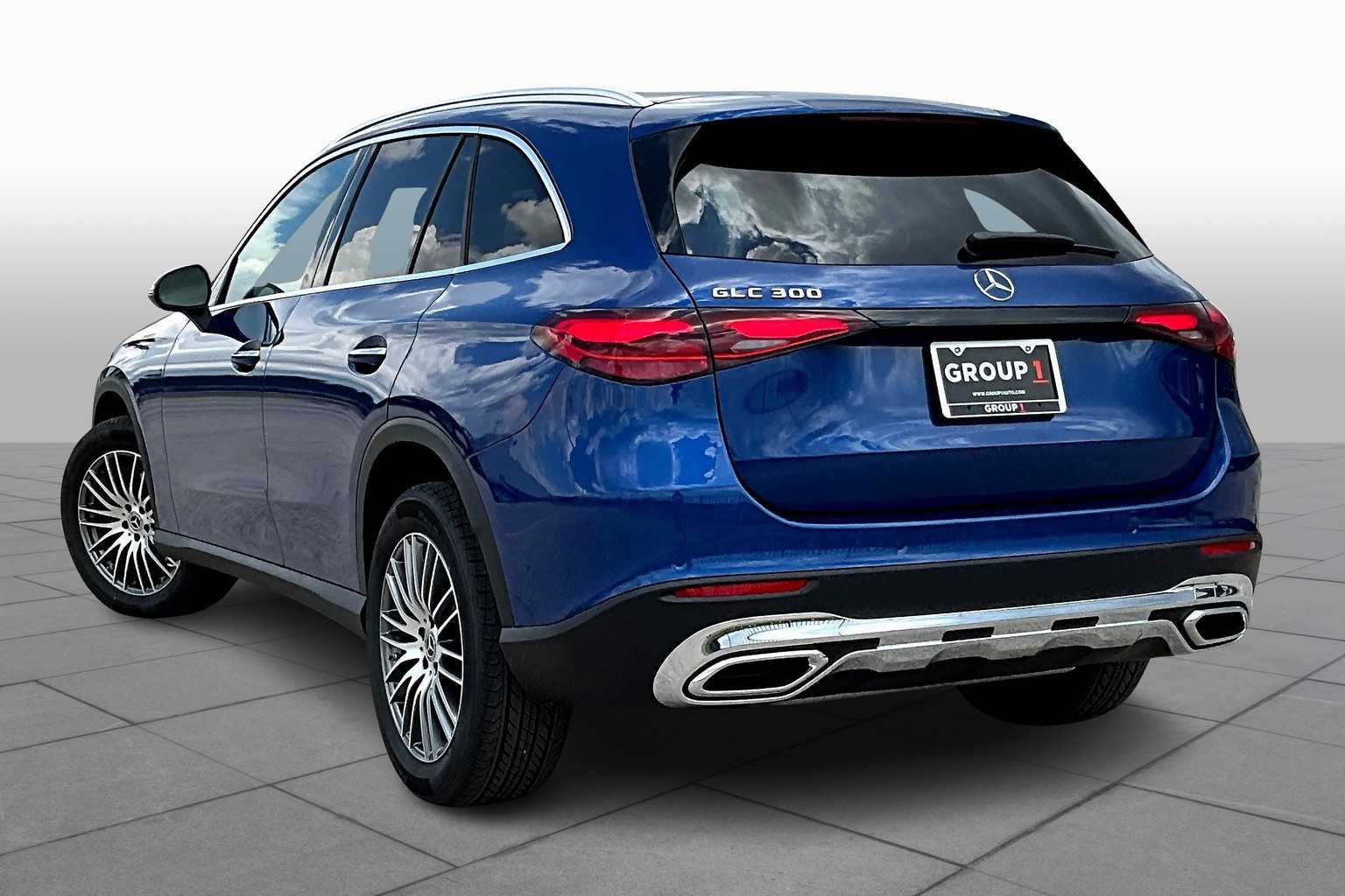 2026 Mercedes Benz GLC 300 photo 4