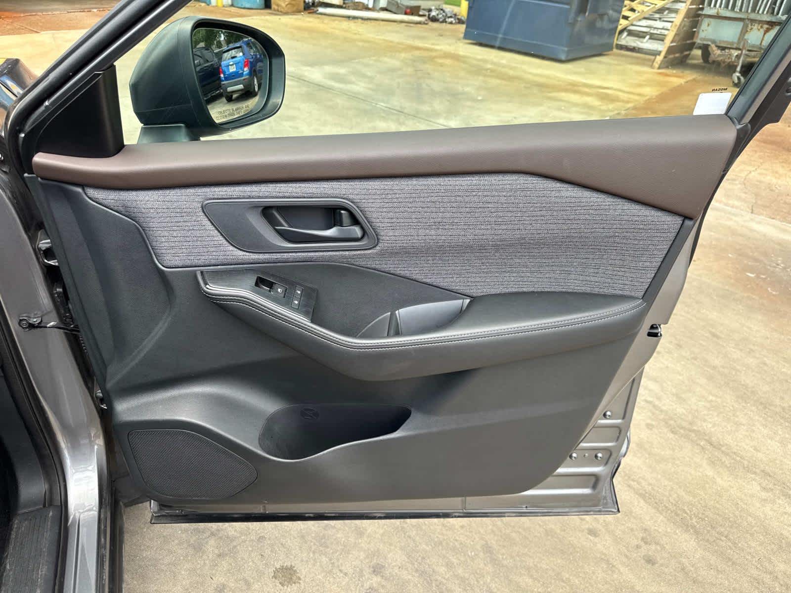 2021 Nissan Rogue S photo 28