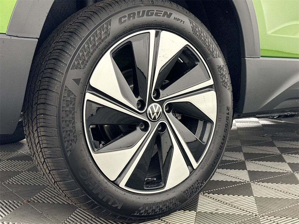 2025 Volkswagen Taos SE photo 21