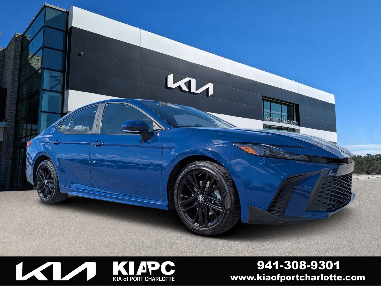 2025 Toyota Camry SE