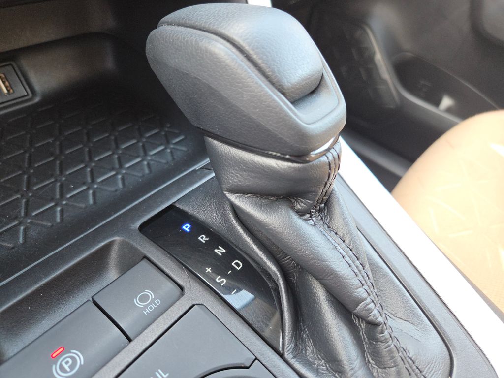 2023 Toyota RAV4 Hybrid XLE photo 23