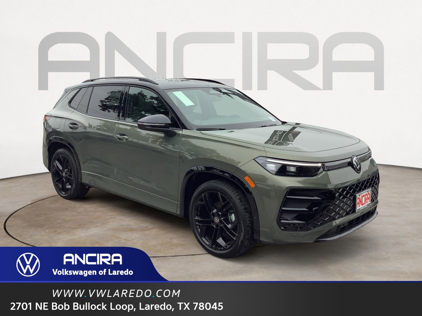 2026 Volkswagen Tiguan SE R-LINE BLACK's photo