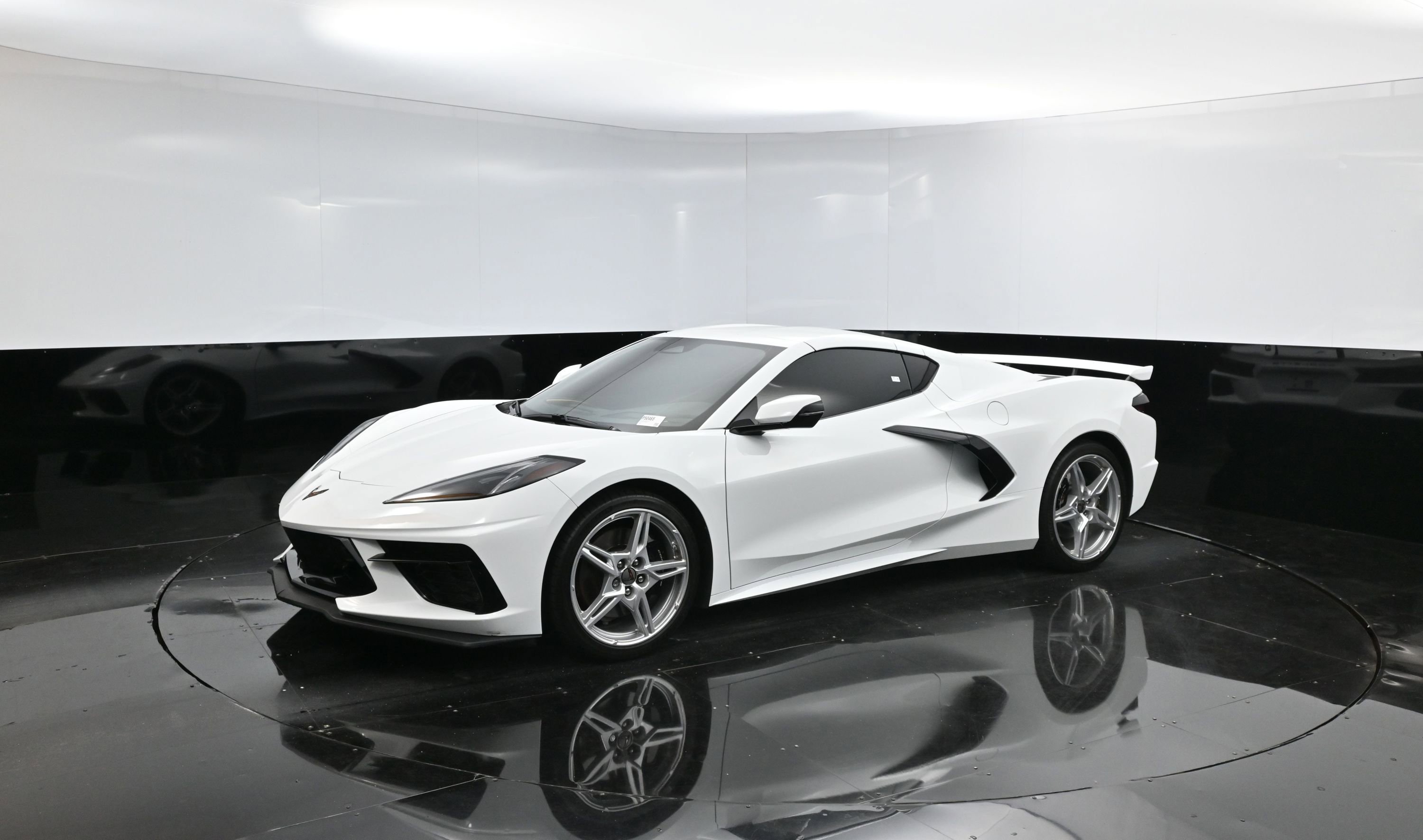 2025 Chevrolet Corvette Stingray 2LT photo 3