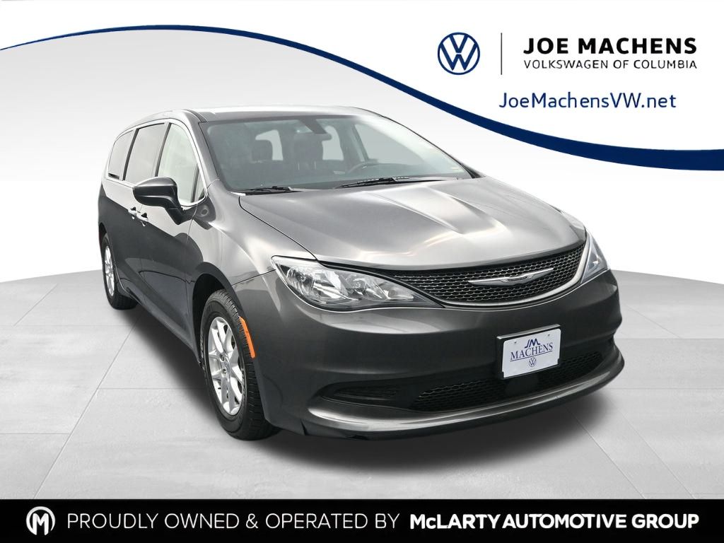 Pre-Owned 2022 Chrysler Voyager LX's photo