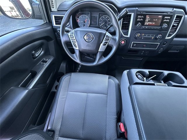 2017 Nissan Titan S photo 9