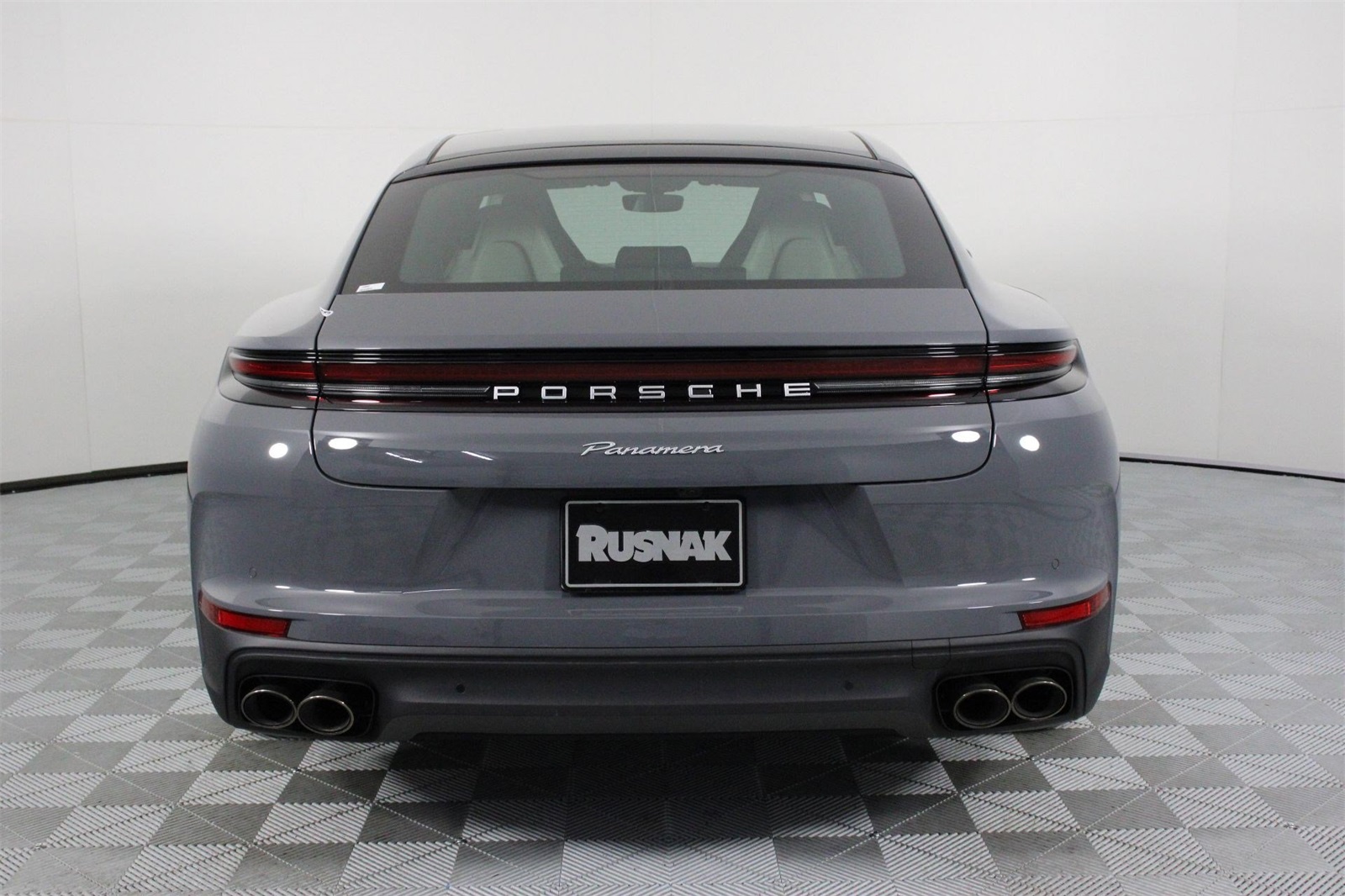 2025 Porsche Panamera 4 photo 6