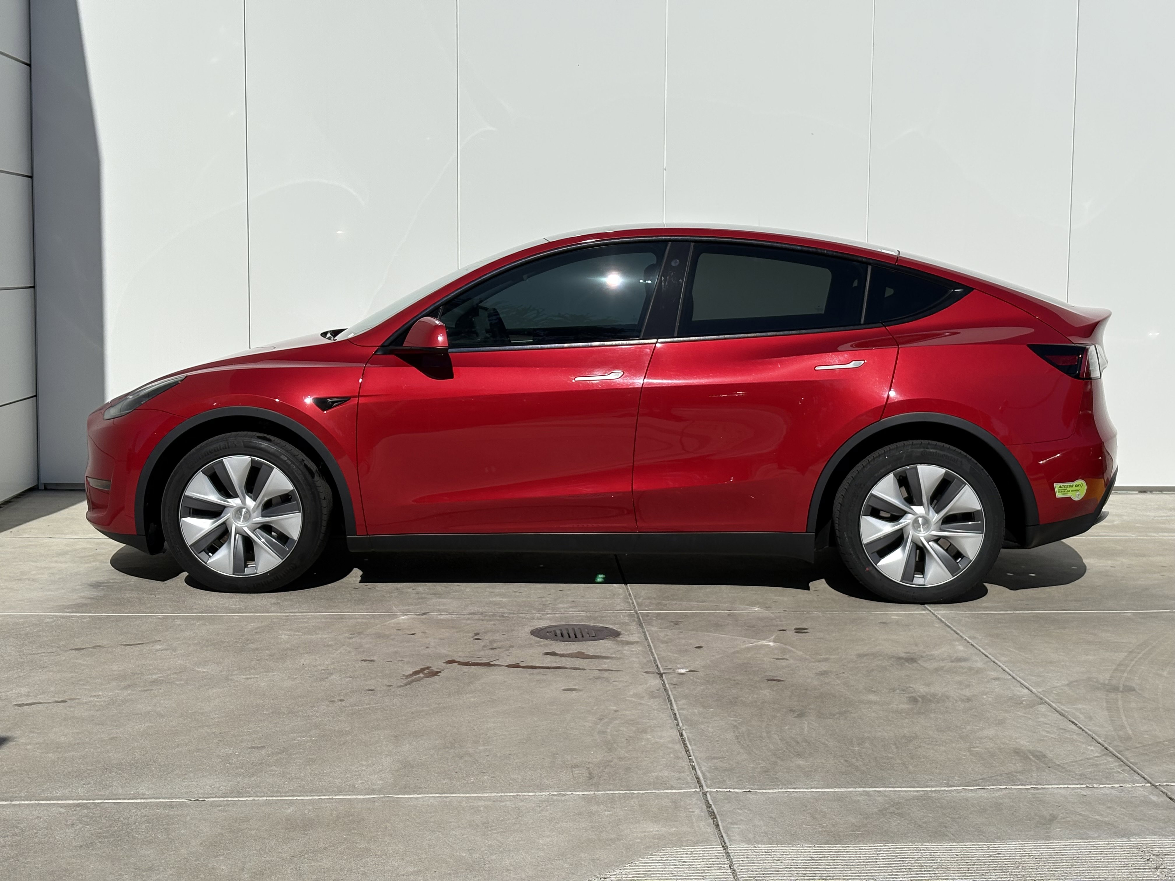 2023 Tesla Model Y Long Range photo 3