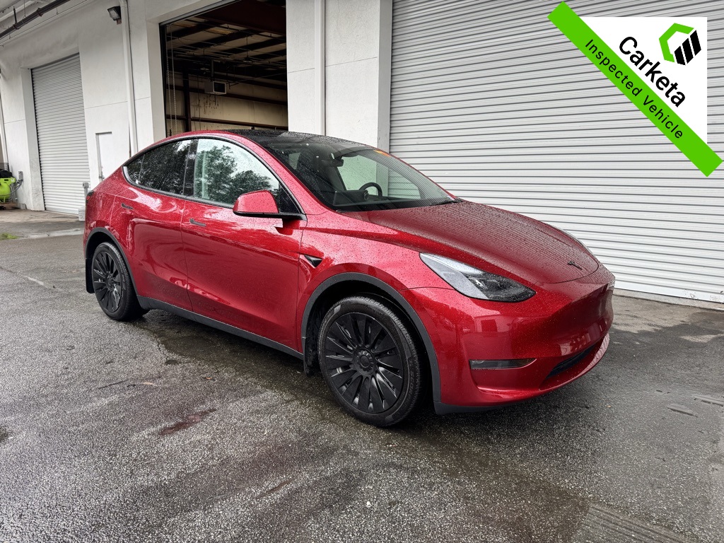 2024 Tesla Model Y Long Range's photo