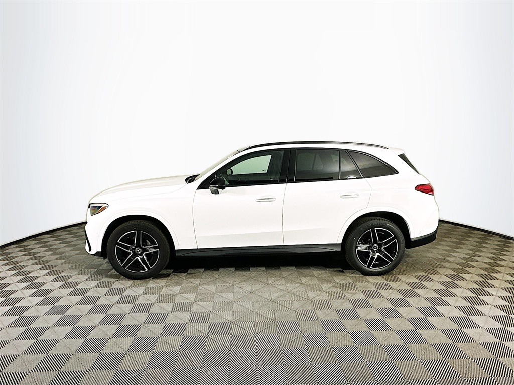 2026 Mercedes Benz GLC 300 4MATIC photo 4