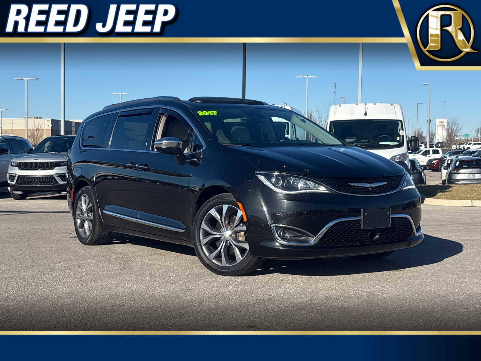 2017 Chrysler Pacifica Limited's photo