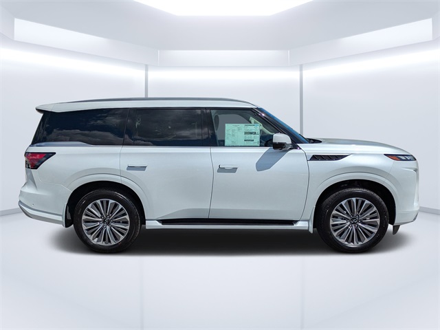 2026 Infiniti QX80 Luxe photo 2