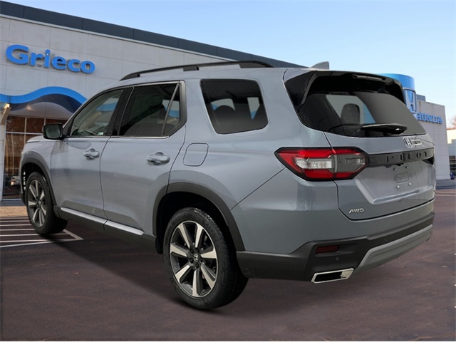 2025 Honda Pilot Touring photo 3