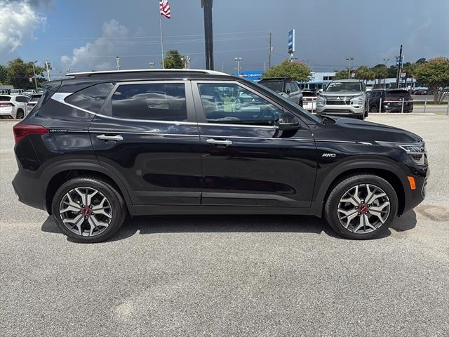 2023 Kia Seltos SX photo 3