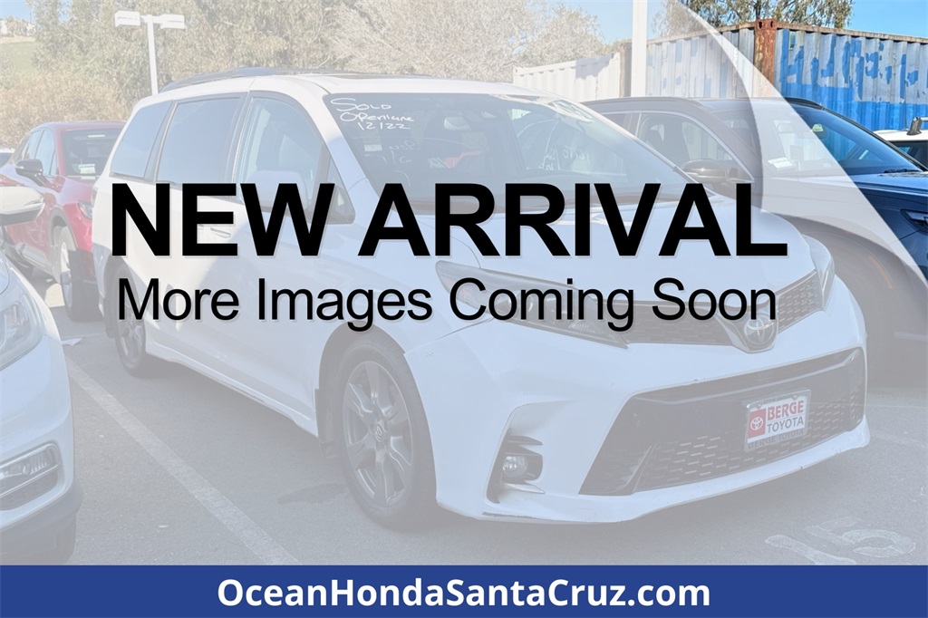 2018 Toyota Sienna SE Premium's photo