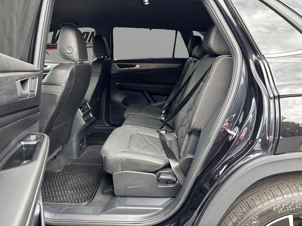 2024 Volkswagen Atlas Cross Sport SE Technology photo 10