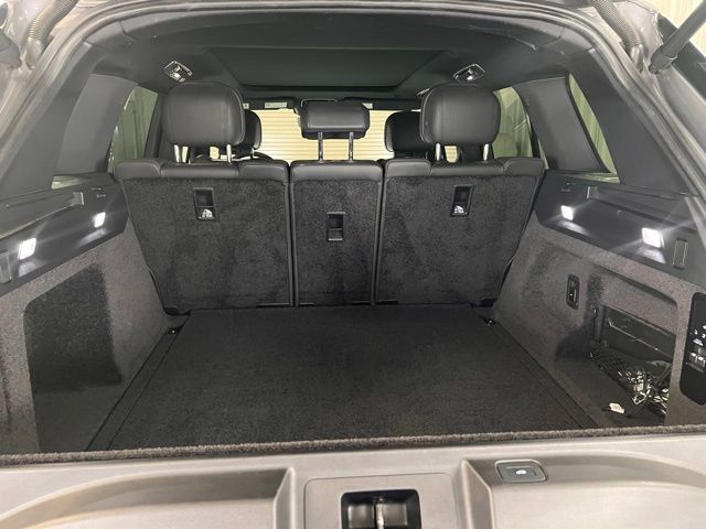 2024 Land Rover Range Rover SE photo 16