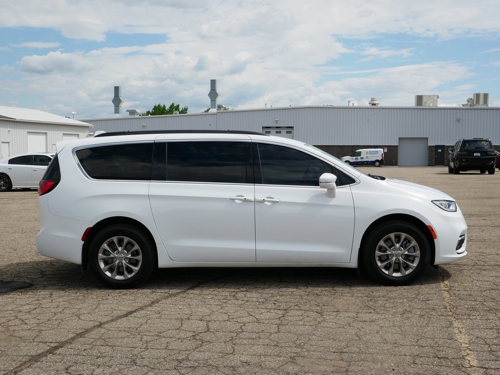 Used 2022 Chrysler Pacifica Touring L with VIN 2C4RC3BG1NR137424 for sale in Rochester, Minnesota