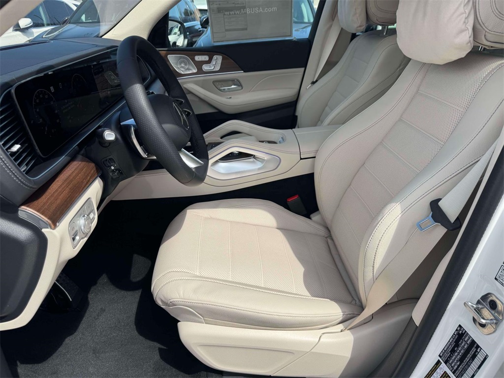 2026 Mercedes Benz GLS 450 4MATIC photo 7
