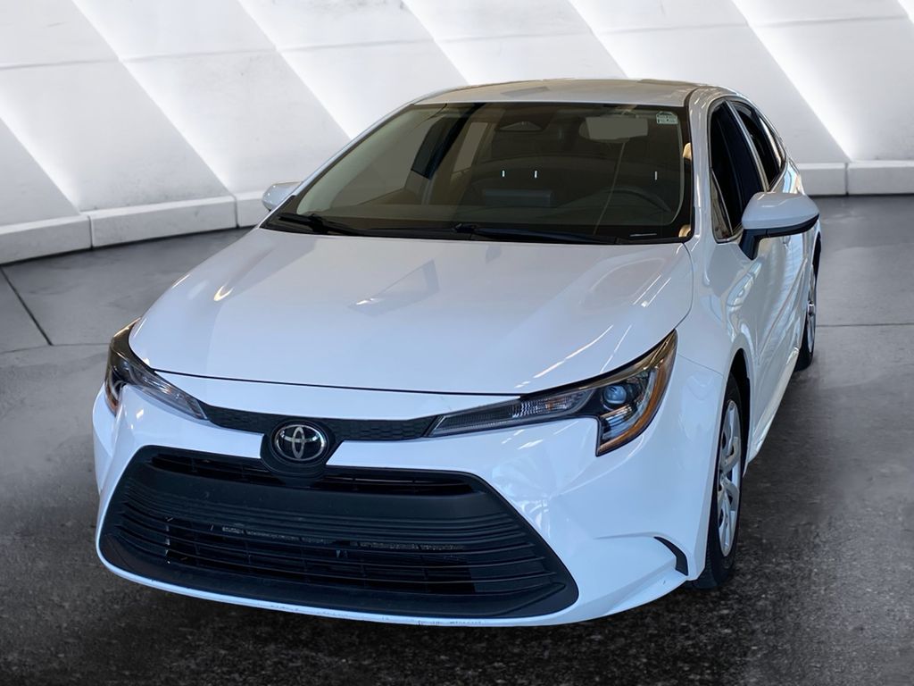 2023 Toyota Corolla LE photo 3