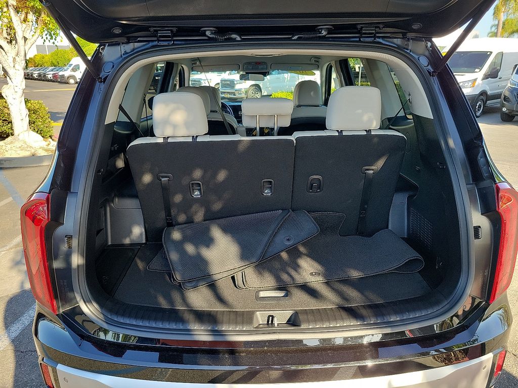 2023 Kia Telluride S photo 17