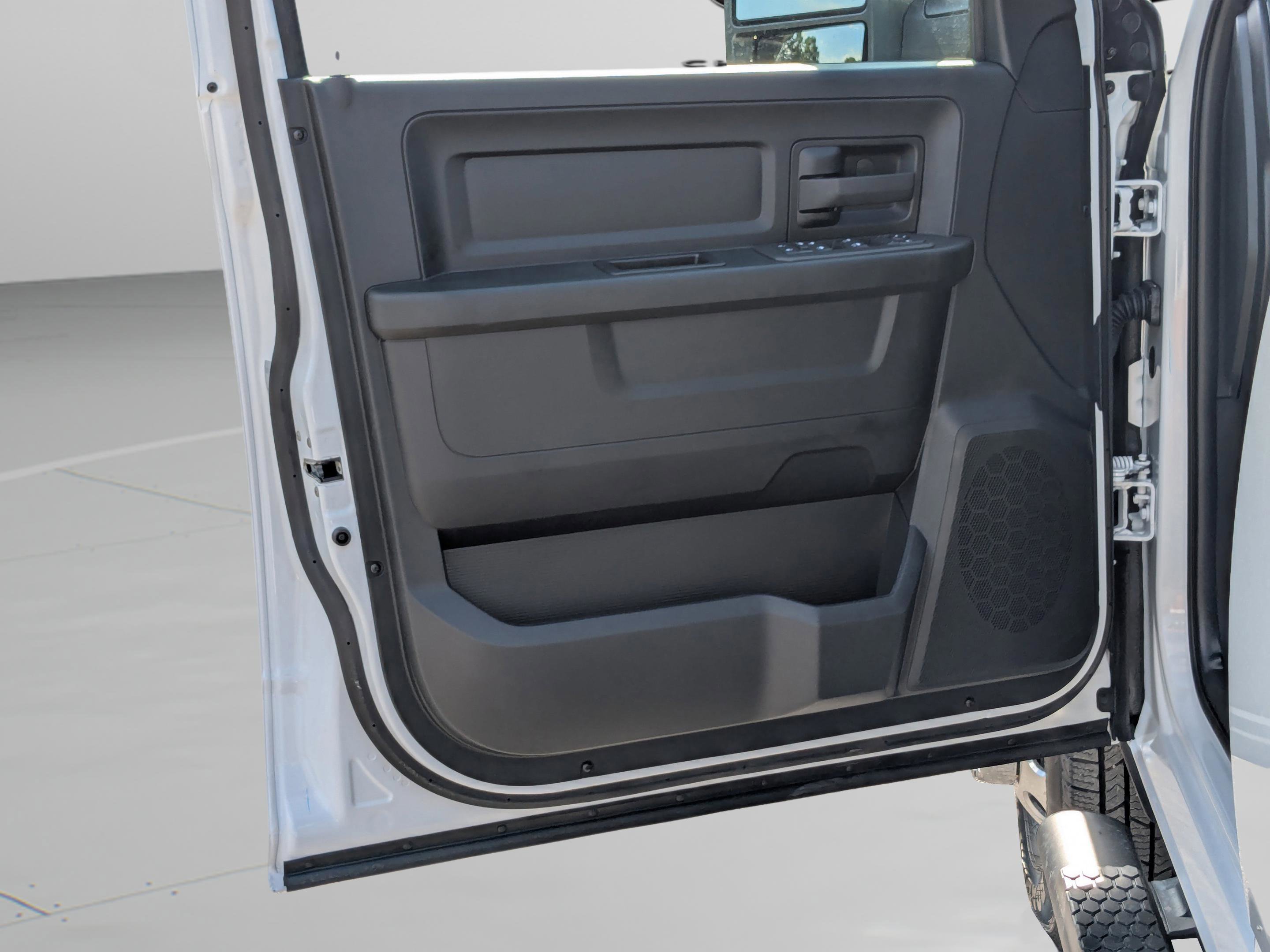 2025 Ram 3500 Tradesman photo 37