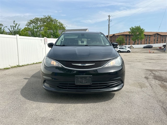 2017 Chrysler Pacifica LX photo 29