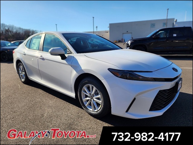 2026 Toyota Camry LE's photo