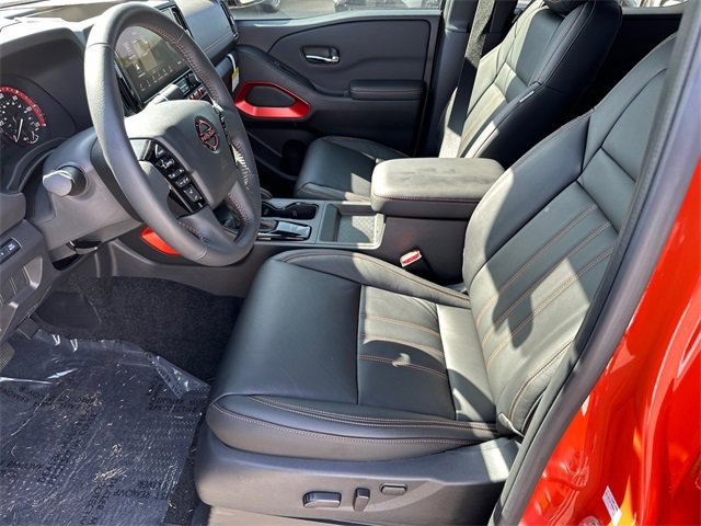 2025 Nissan Frontier PRO-4X photo 9