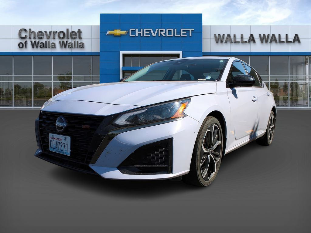 2024 Nissan Altima 2.5 SR photo 3