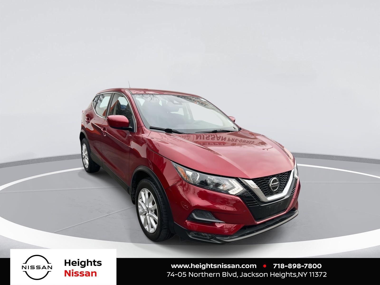 2022 Nissan Rogue Sport S's photo
