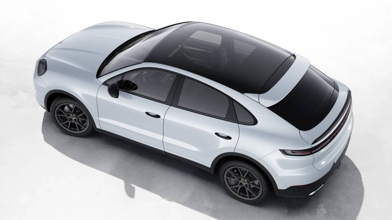 2026 Porsche Cayenne Coupe photo 3