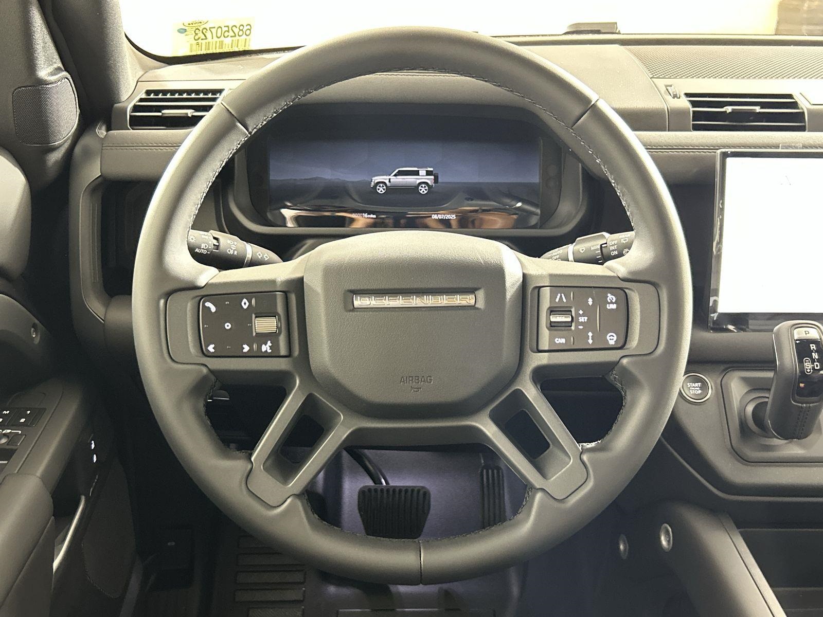 2025 Land Rover Defender 110 S photo 11
