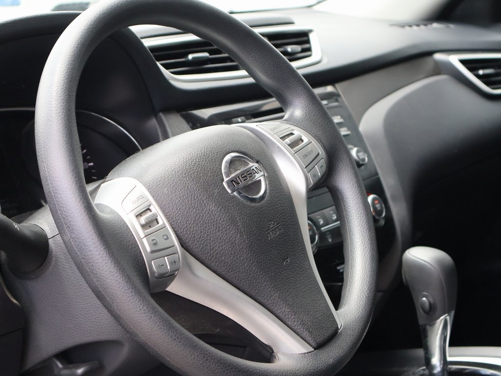 2016 Nissan Rogue S photo 23
