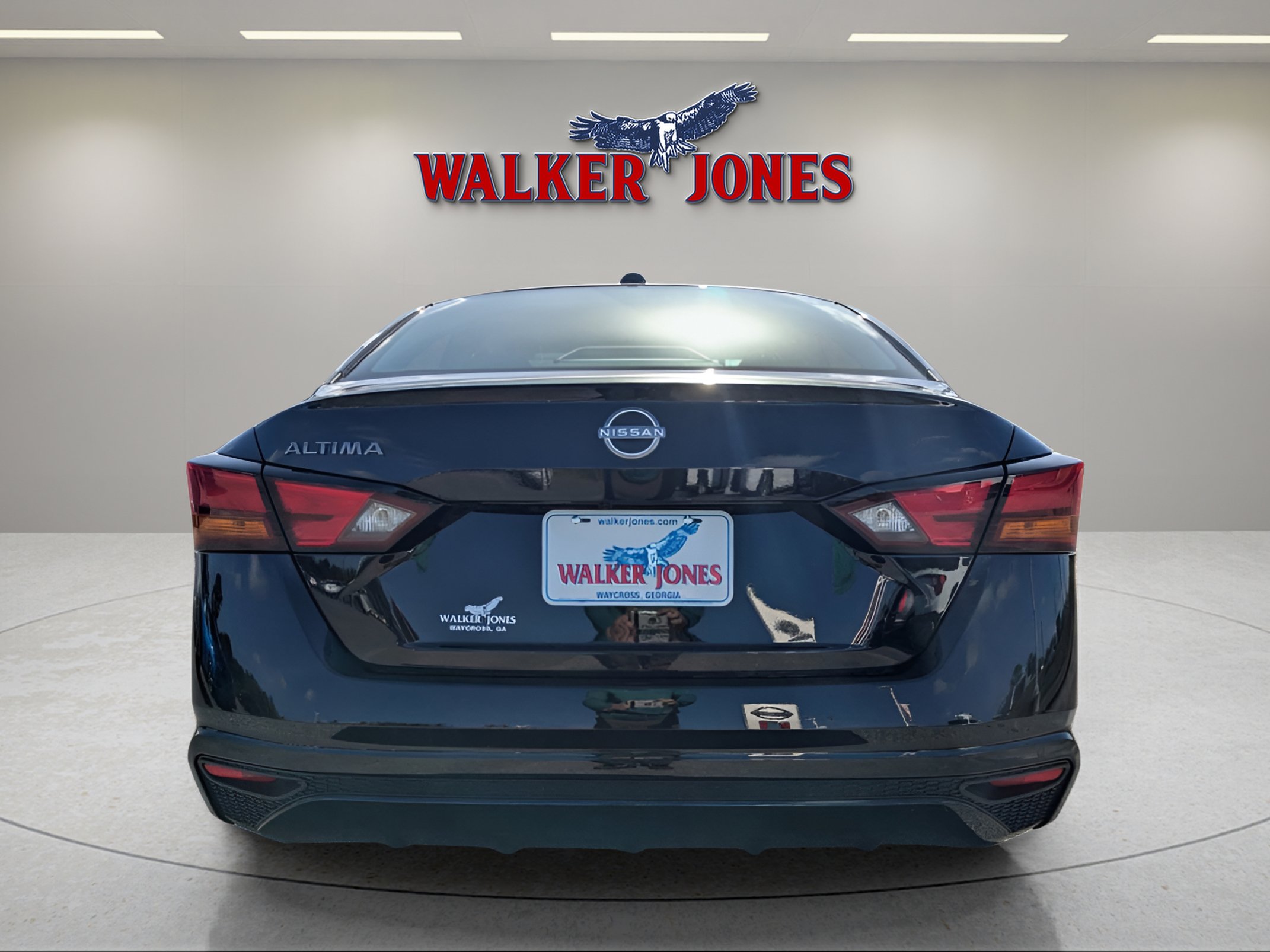 2025 Nissan Altima SV photo 4