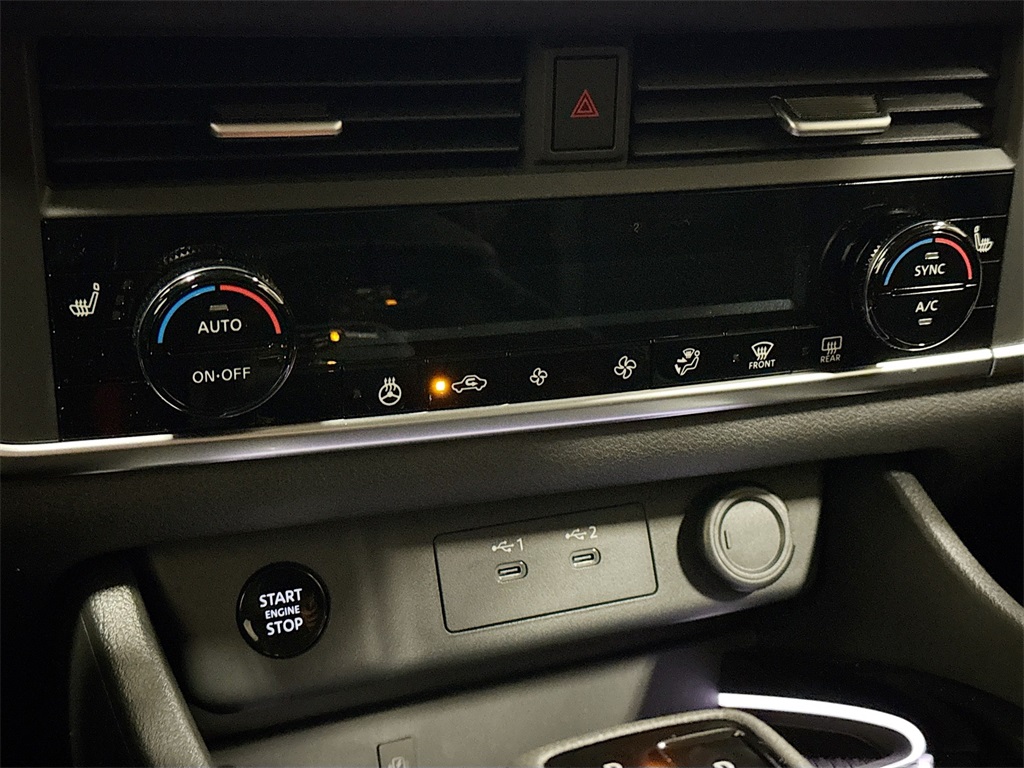 2026 Nissan Rogue SV photo 28
