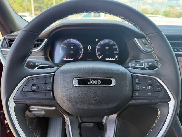 2024 Jeep Grand Cherokee Limited photo 9