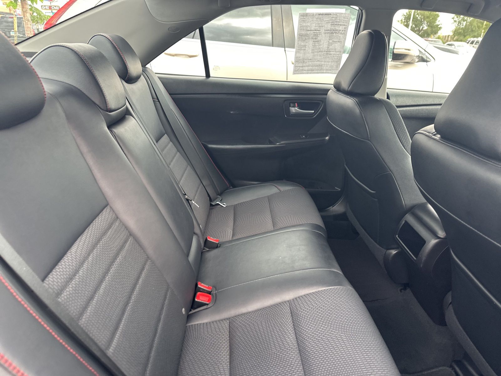 2016 Toyota Camry XLE photo 28
