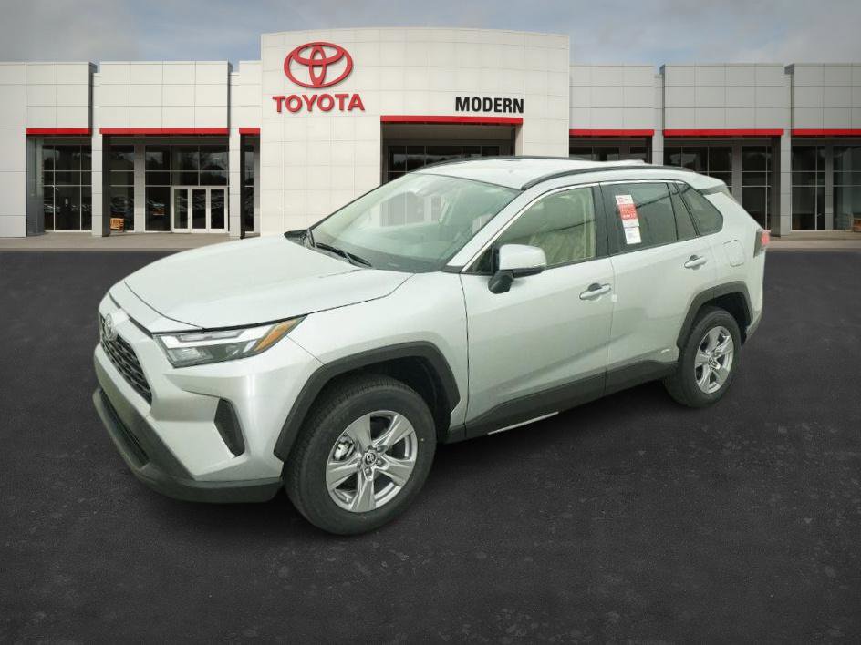 2025 Toyota RAV4 XLE's photo