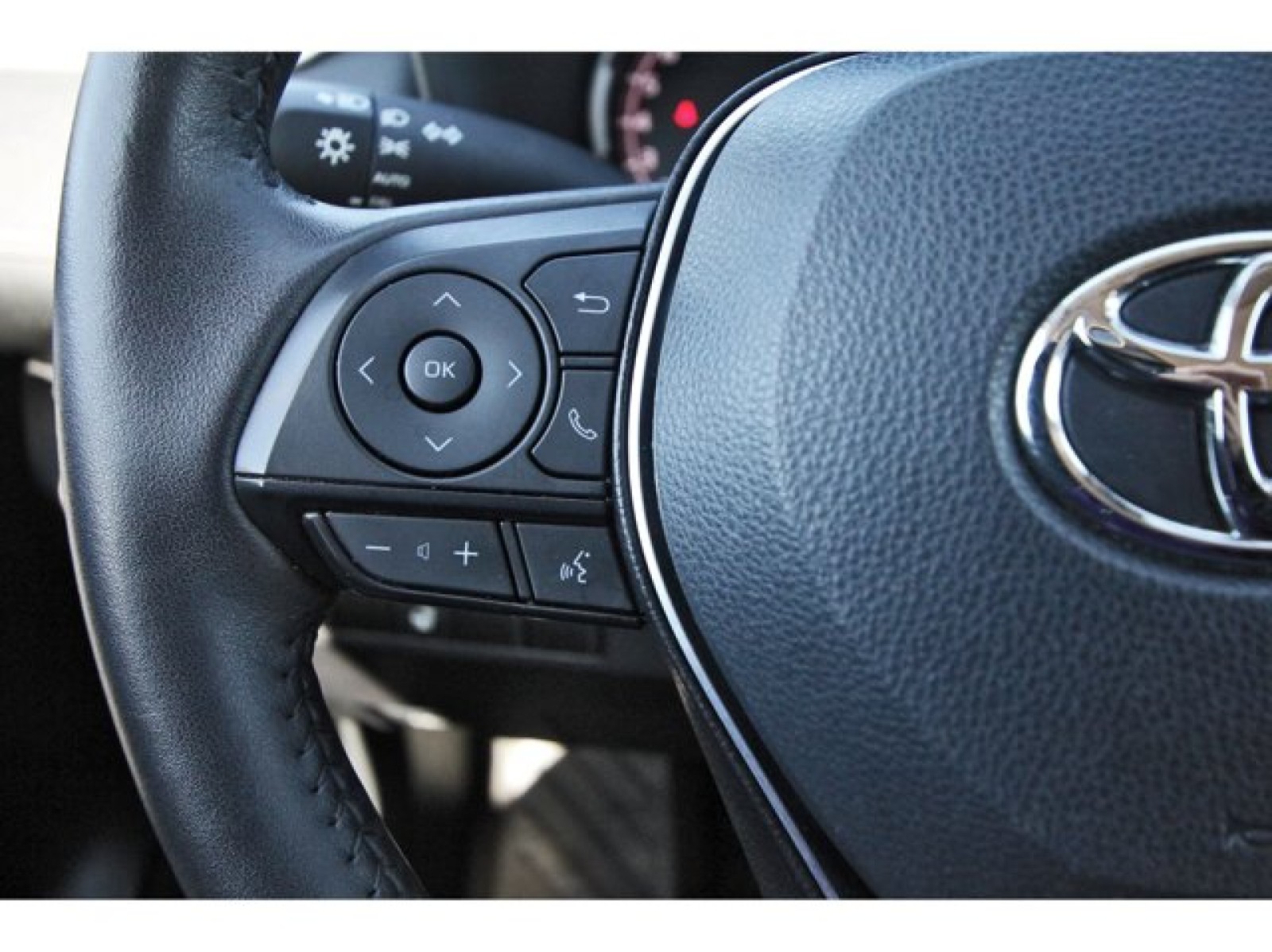 2024 Toyota RAV4 XLE White at TX Auto Group