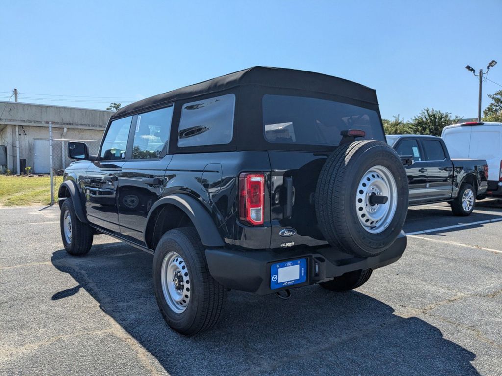 2025 Ford Bronco Base photo 5