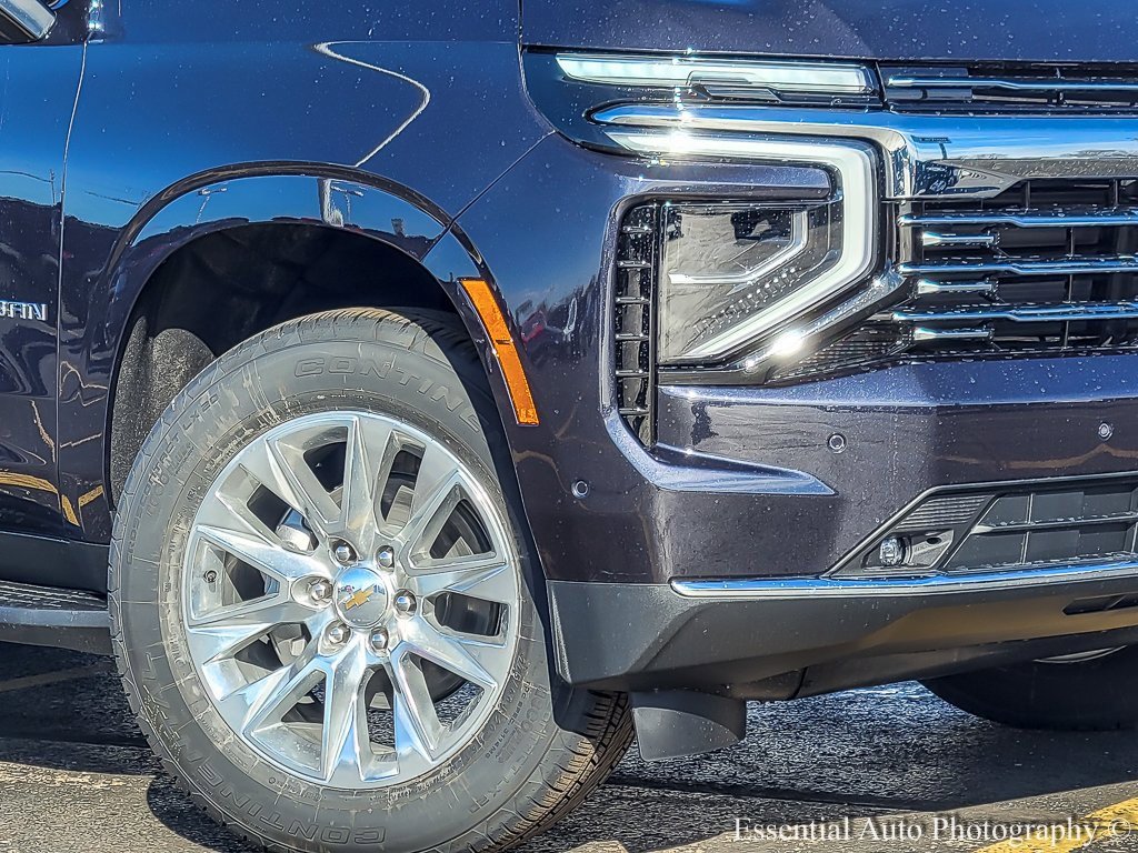 2025 Chevrolet Suburban Premier photo 2